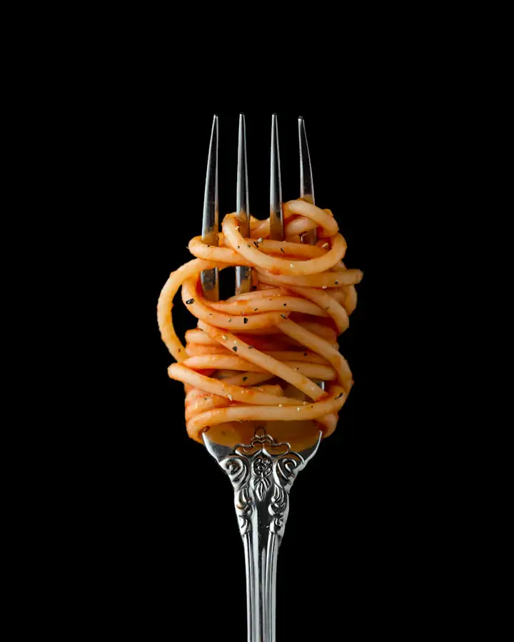 Spaghetti auf einer Gabel (Serviervorschlag)
